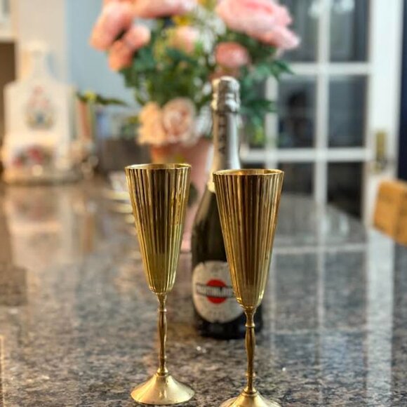 Set of 2 Vintage Brass Champagne Flutes, Metal Glassware Ribbed Gold Goblets - Picture 2 of 10